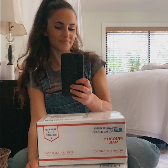 Meet your Posher, Rachel - Picture 2 of 6